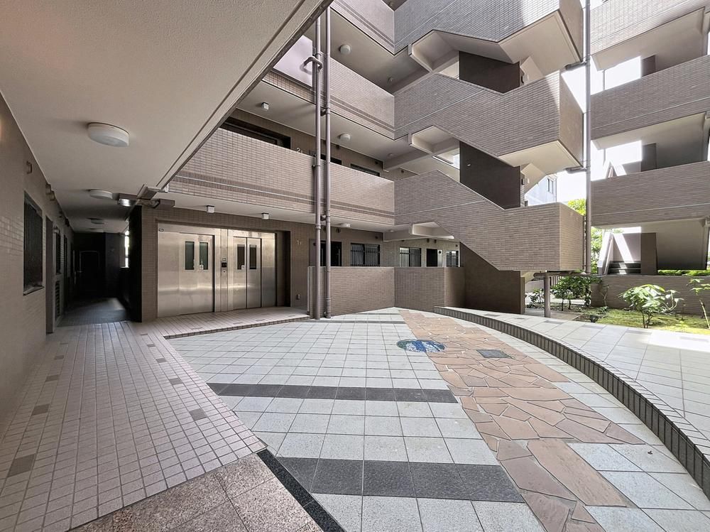 Renovated 3LDK Apartment for Sale in Kawasaki, Kanagawa - Thumbnail 4