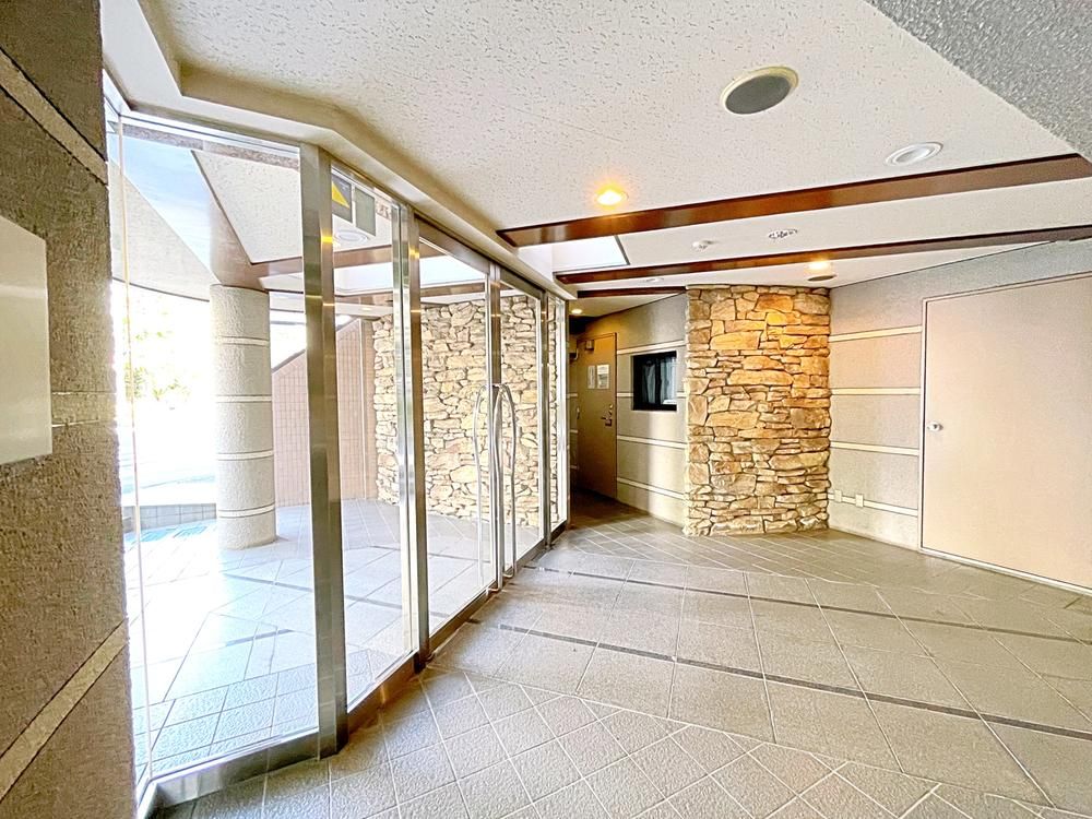 2LDK Apartment for Sale in Setagaya, Tokyo - 55.1m2 - Thumbnail 4
