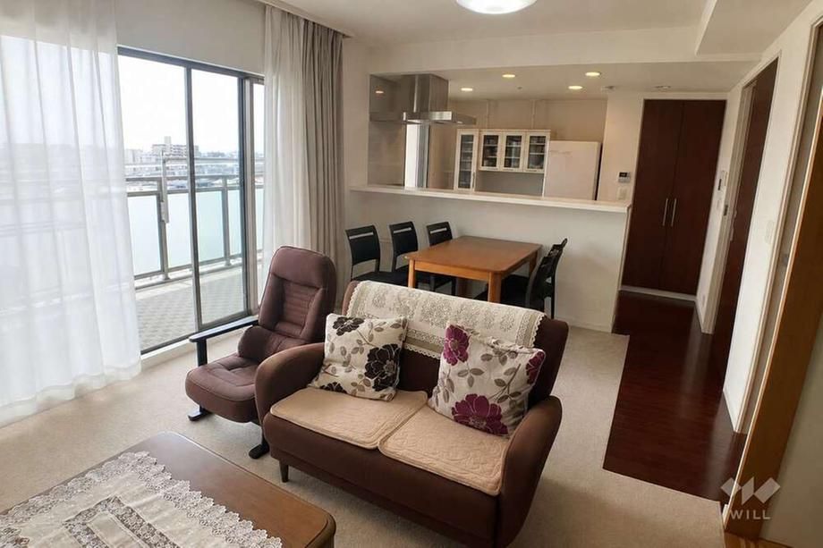 3LDK Condominium in Toyonaka, Osaka – 70m², 8th Floor - Thumbnail 2