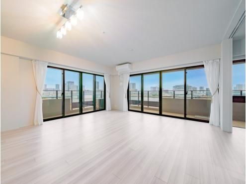 4LDK Apartment for Sale in Harumi, Chuo City, Tokyo - 105.34m2 - Thumbnail 2