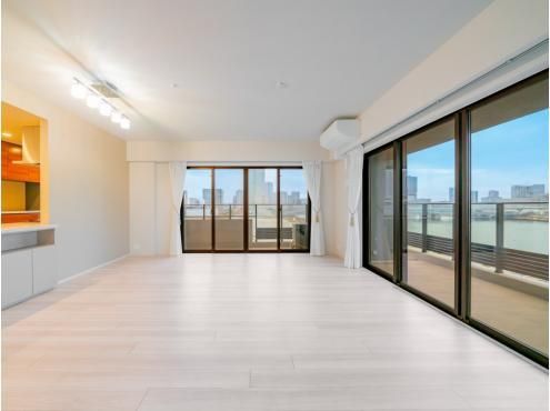 4LDK Apartment for Sale in Harumi, Chuo City, Tokyo - 105.34m2 - Thumbnail 3