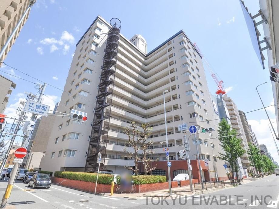 Renovated 2LDK Apartment for Sale in Esaka, Suita - Thumbnail 2