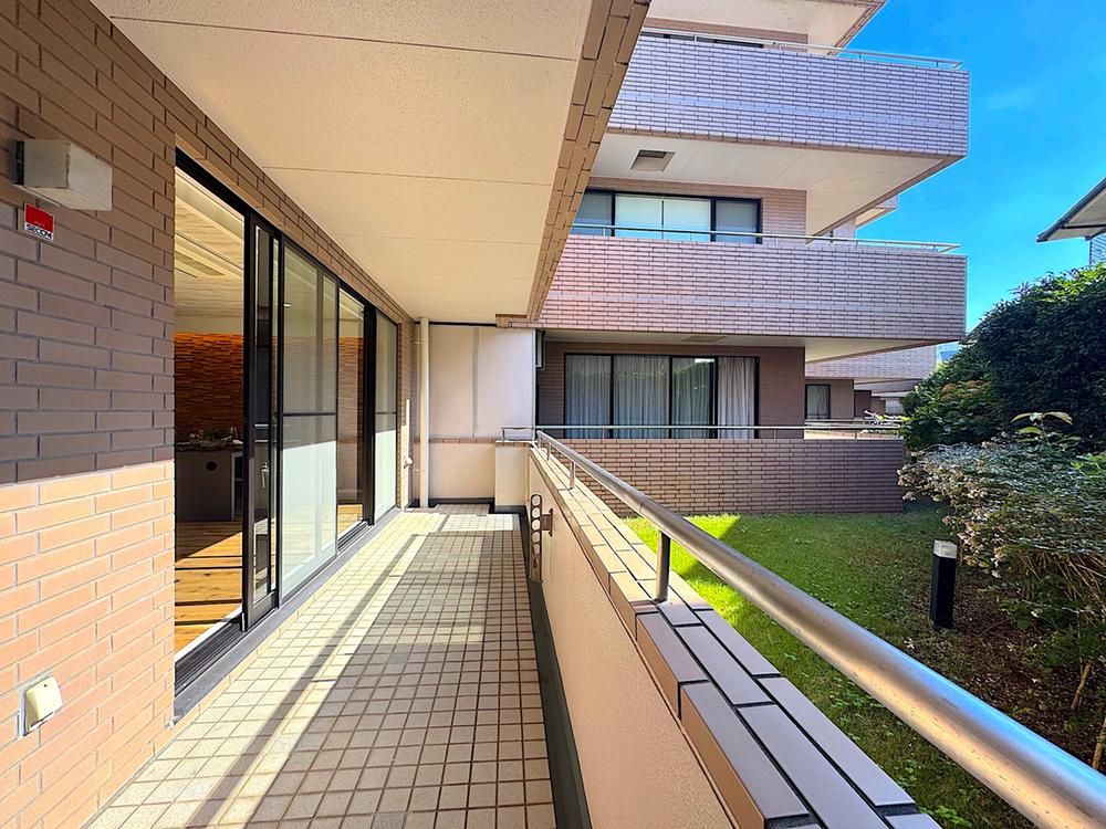3LDK 132.61m2 Apartment in Chigasaki, Kanagawa - Thumbnail 2