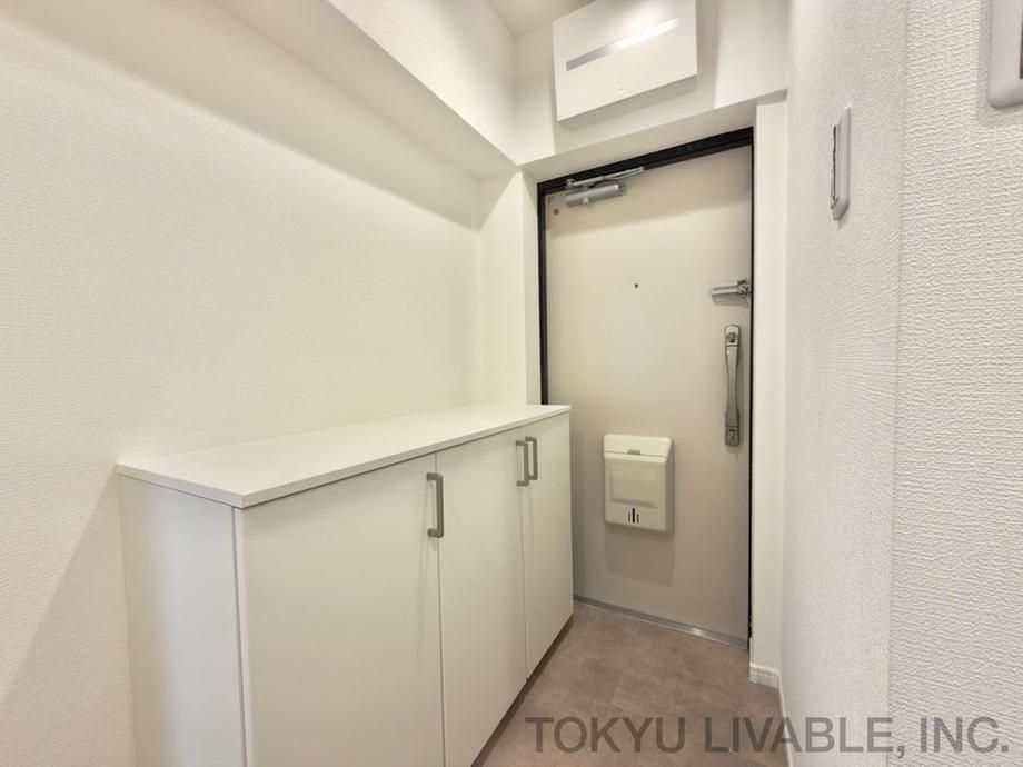 2LDK Apartment for Sale in Isogo, Yokohama - 58.25m2 - Thumbnail 3