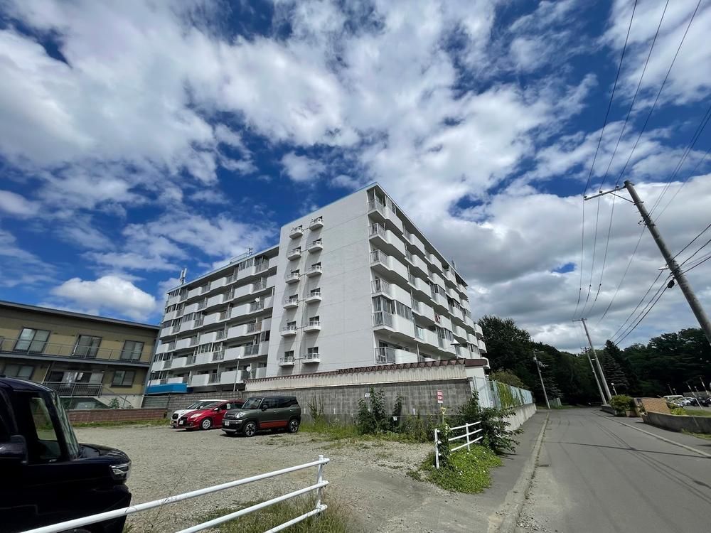 2LDK Apartment for Sale in Toyohira-ku, Sapporo - Thumbnail 3