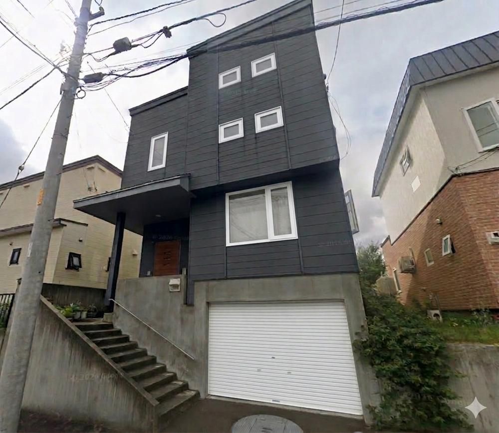 Renovated 4LDK House in Sumikawa, Sapporo - Thumbnail 2