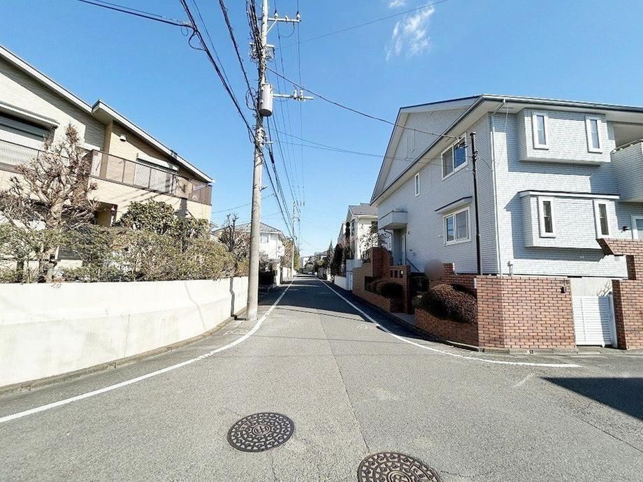 4LDK House for Sale in Tama City, Tokyo – 237m² - Thumbnail 3