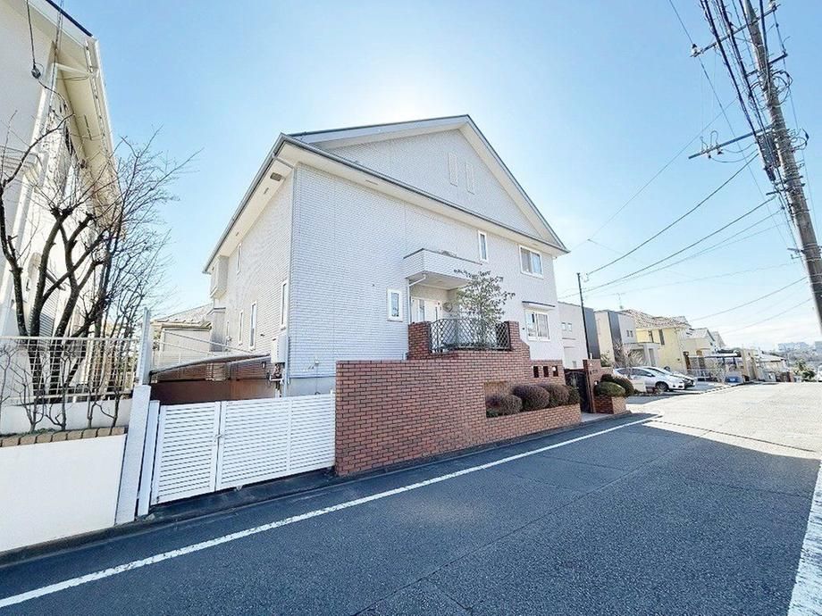 4LDK House for Sale in Tama City, Tokyo – 237m² - Thumbnail 2