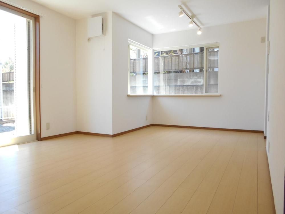 Renovated 4LDK House for Sale in Minami-Alps, Yamanashi - Thumbnail 2
