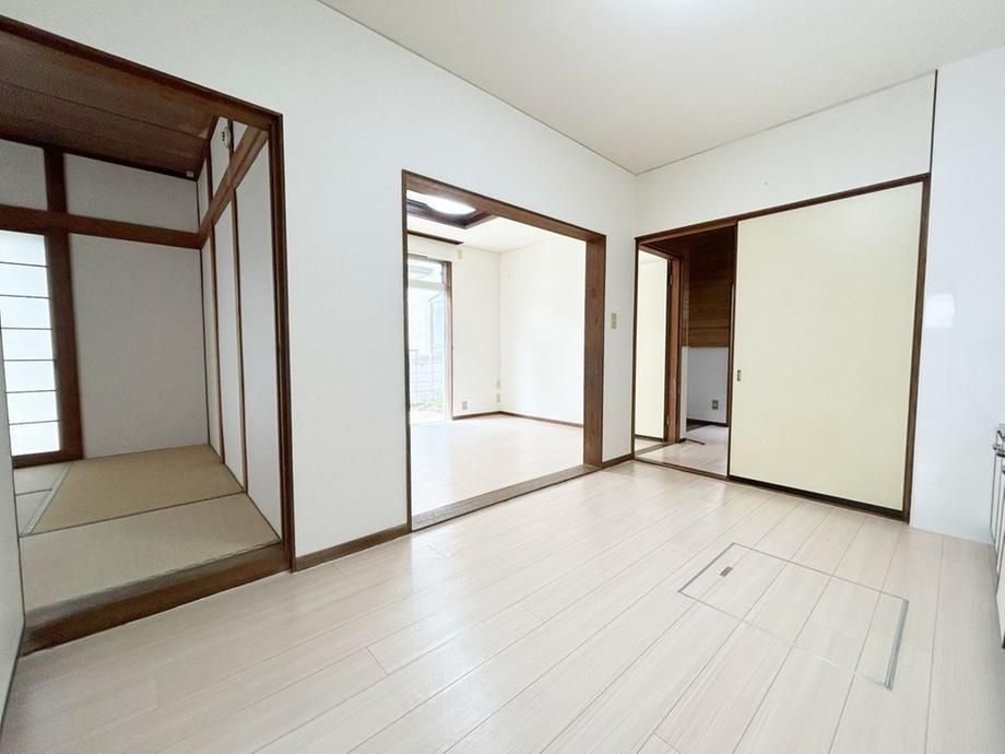 4DK Detached House for Sale in Minato Ward, Nagoya - Thumbnail 2