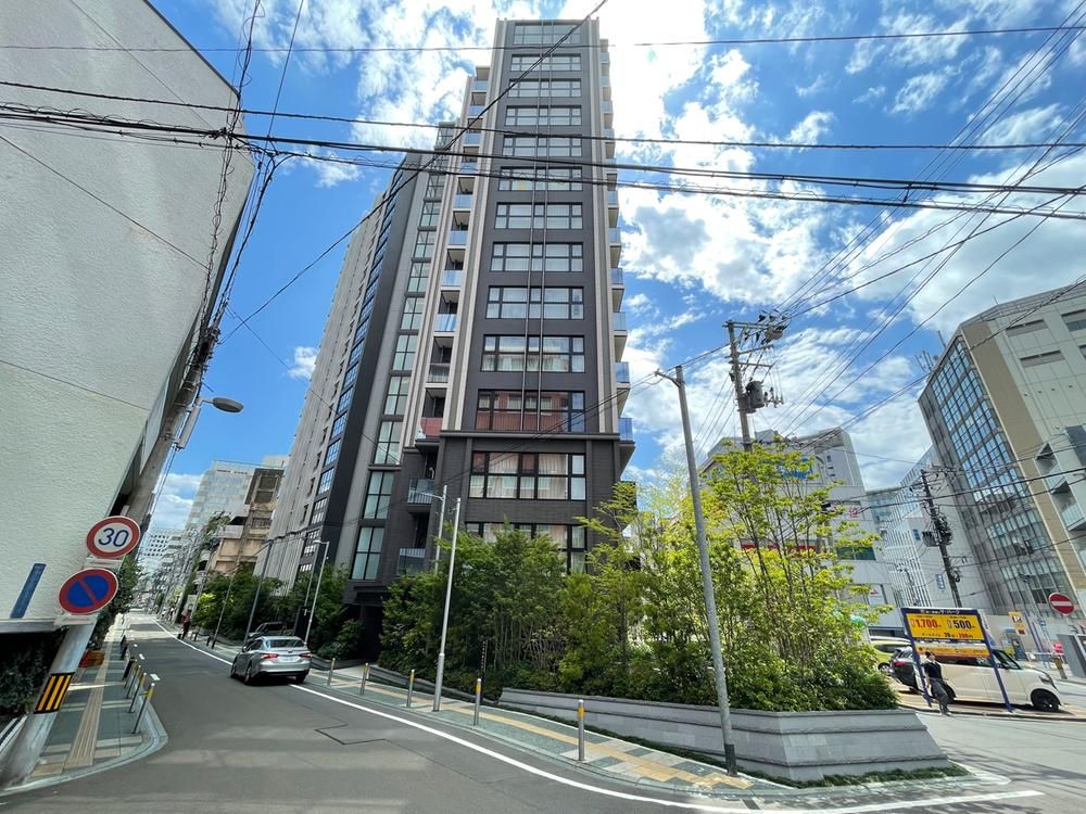 3LDK Apartment for Sale in Aoba-ku, Sendai, Miyagi - Thumbnail 2