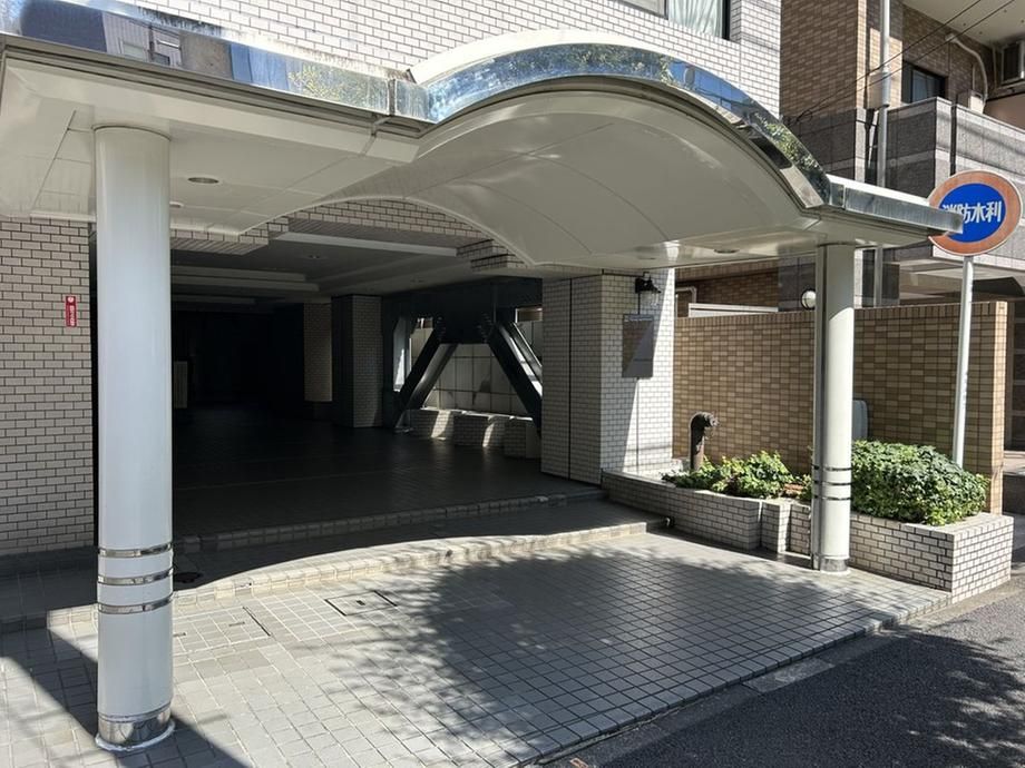 3LDK Maisonette Apartment for Sale in Shinjuku, Tokyo - Thumbnail 3