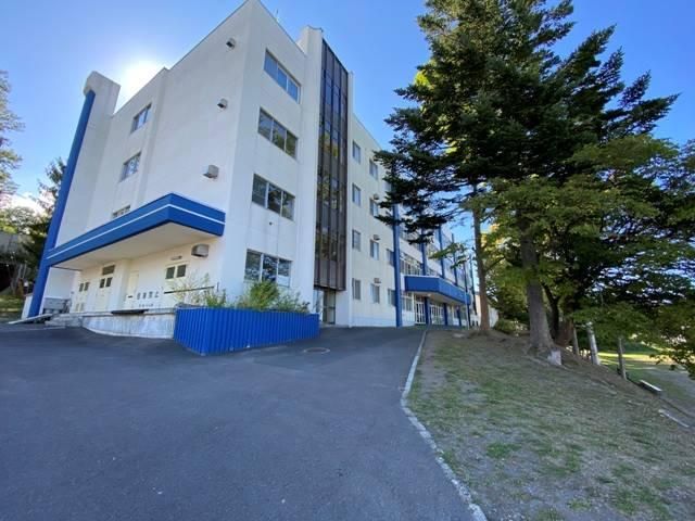 Modern 4LDK House with Sea Views in Otaru, Hokkaido - Thumbnail 2