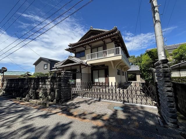 Spacious 6DK House for Sale in Kochi City with Large Garden - Thumbnail 2