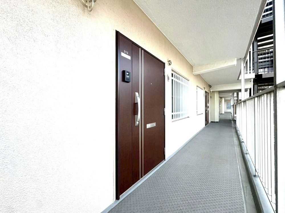 Renovated 3LDK Apartment in Kawasaki Miyamae Ward - Thumbnail 2