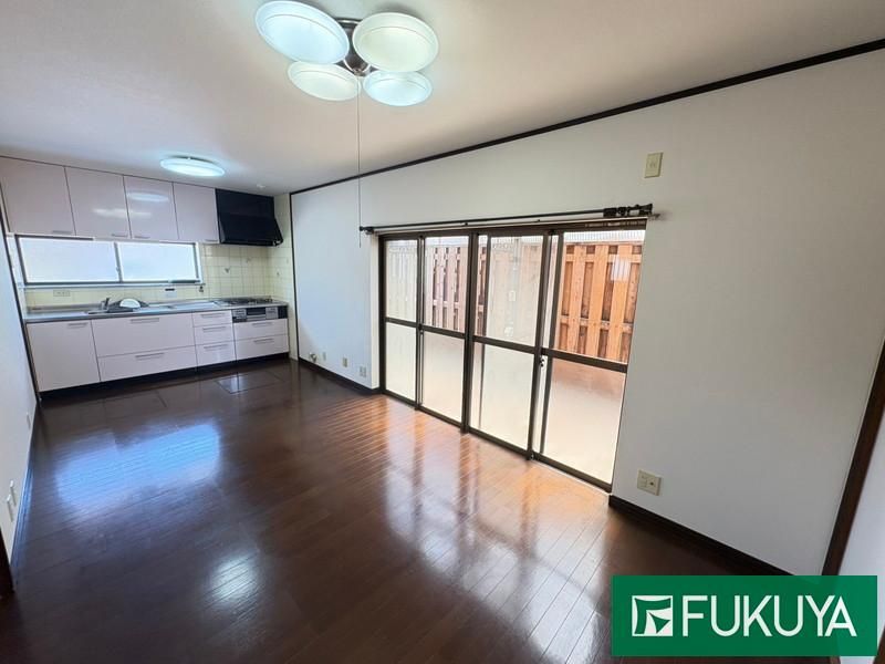 Renovated 4LDK House in Nara City with Parking for 3 Cars - Thumbnail 4