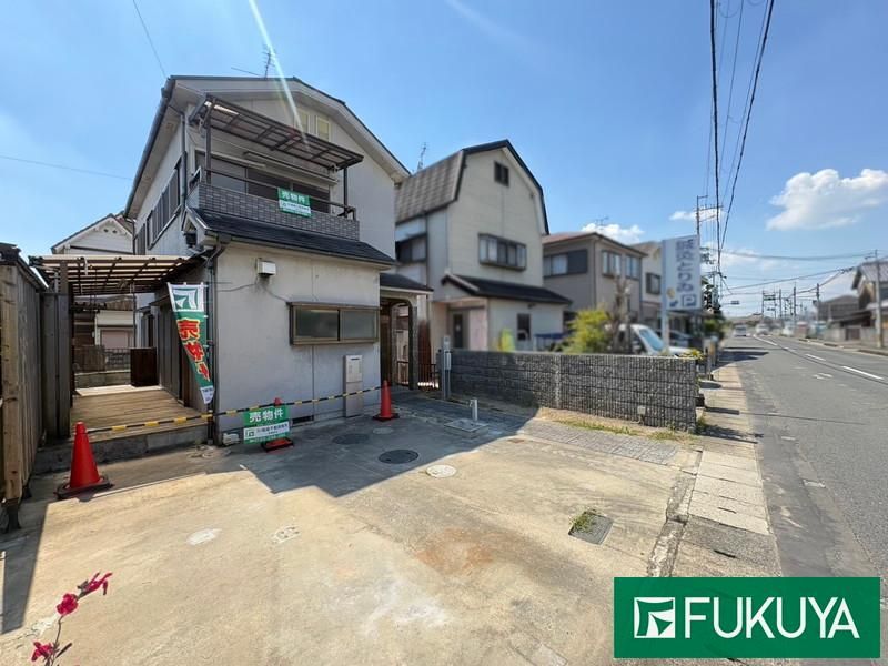 Renovated 4LDK House in Nara City with Parking for 3 Cars - Thumbnail 2