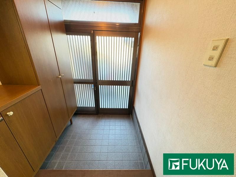 Renovated 4LDK House in Nara City with Parking for 3 Cars - Thumbnail 3