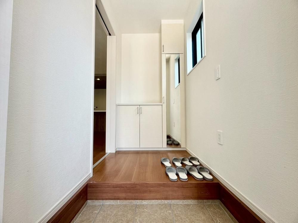 New 4LDK House for Sale in Ikeda, Osaka near Osaka Airport Station - Thumbnail 2
