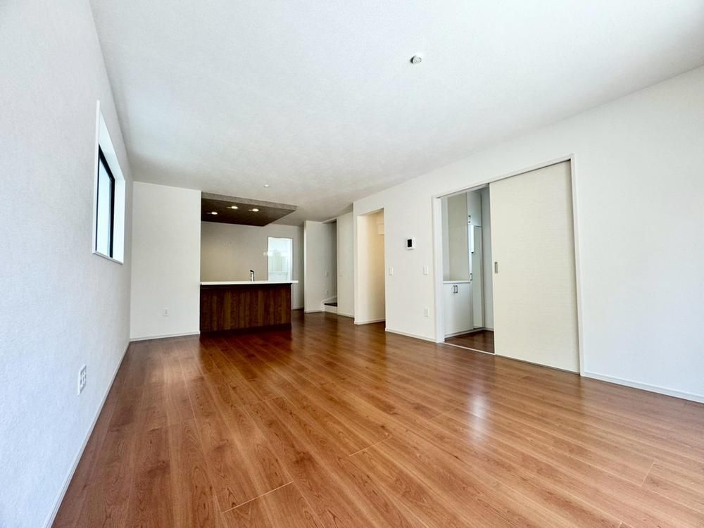 New 4LDK House for Sale in Ikeda, Osaka near Osaka Airport Station - Thumbnail 3