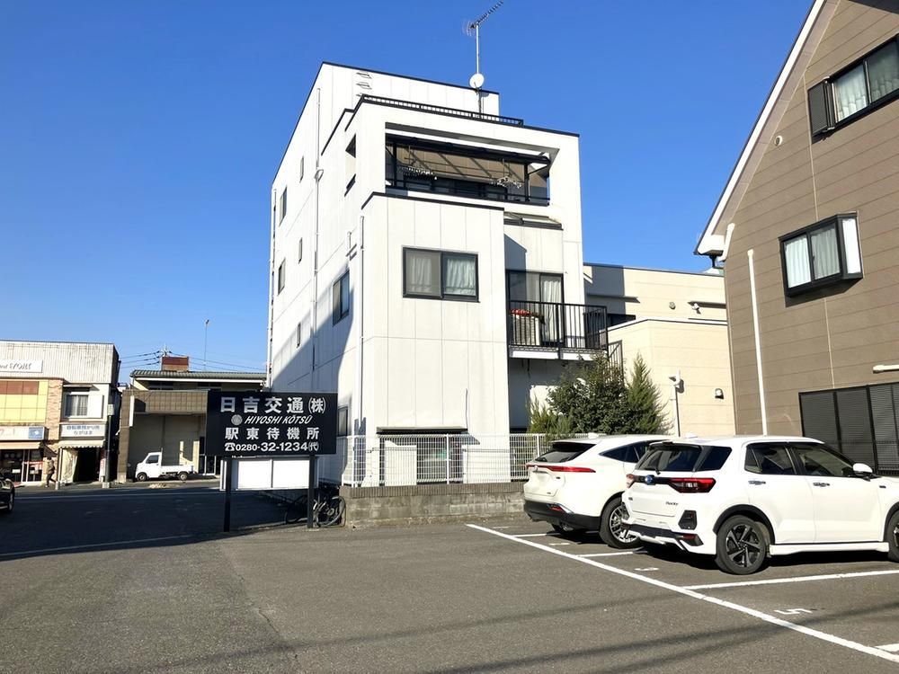 Mixed-Use 5LDK+S House Steps from Koga Station, Ibaraki - Thumbnail 4
