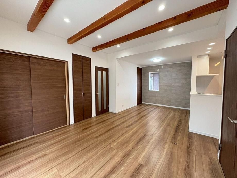 Renovated 4LDK+S House for Sale in Yokkaichi, Mie - Thumbnail 3