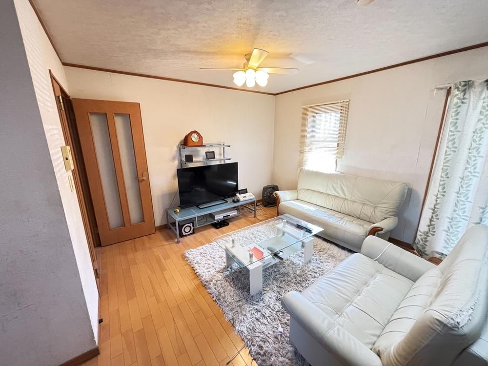 3LDK House for Sale in Midori-gaoka, Atsugi with Solar Power - Thumbnail 2