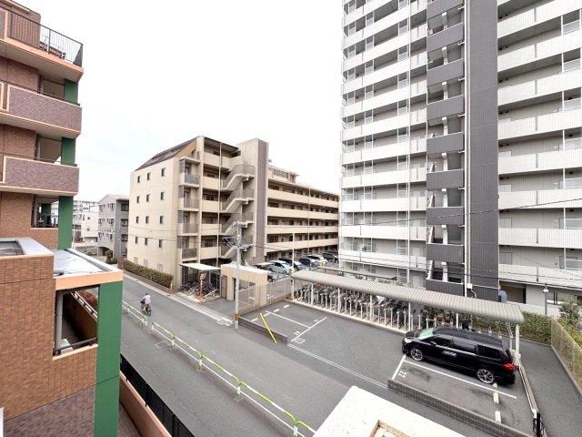 3LDK Apartment for Sale in Minami-ku, Saitama City - Thumbnail 2