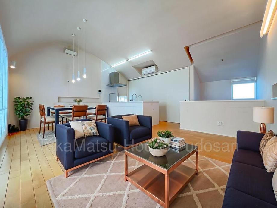 Modern 3-Story House for Sale in Meguro, Tokyo - 2LDK - Thumbnail 3