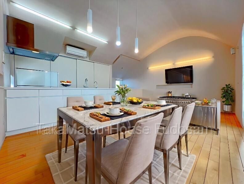 Modern 3-Story House for Sale in Meguro, Tokyo - 2LDK - Thumbnail 4