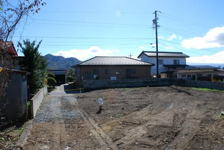 Land for Sale in Miyota, Nagano - 323.88 sqm Plot with Views - Thumbnail 2