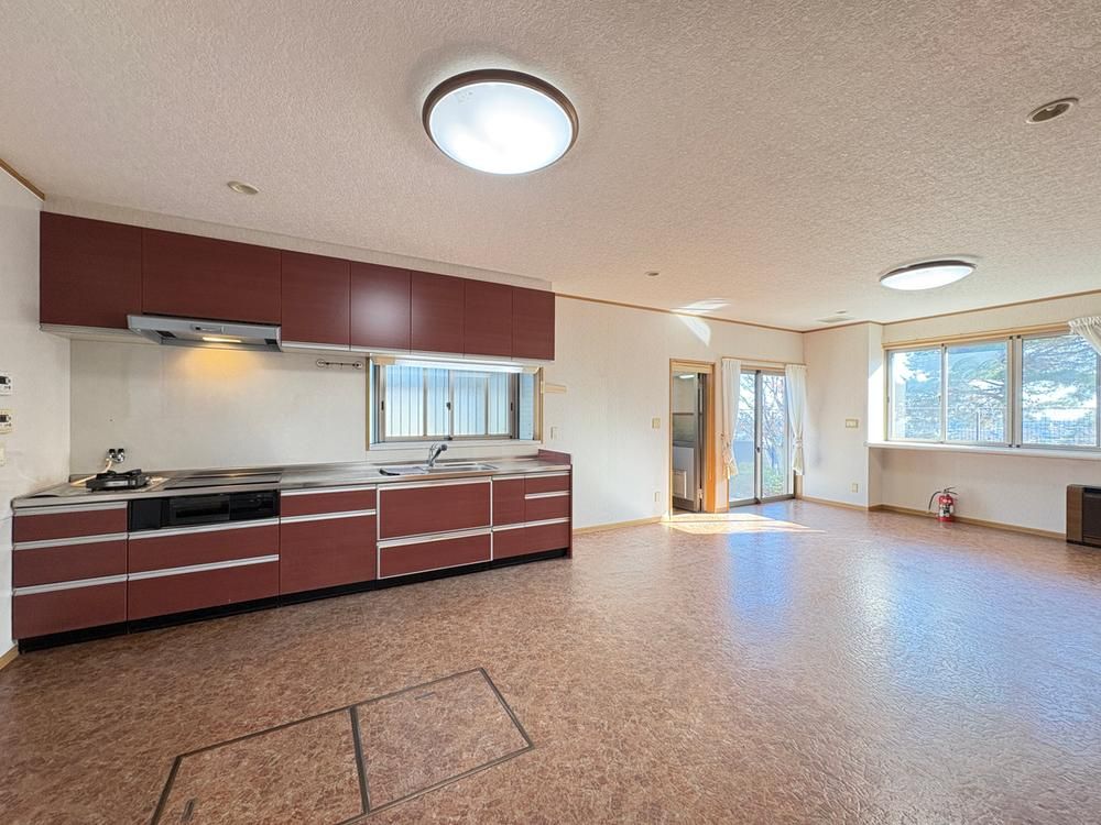 4LDK House for Sale in Aoba Ward, Sendai with Panoramic Views - Thumbnail 2