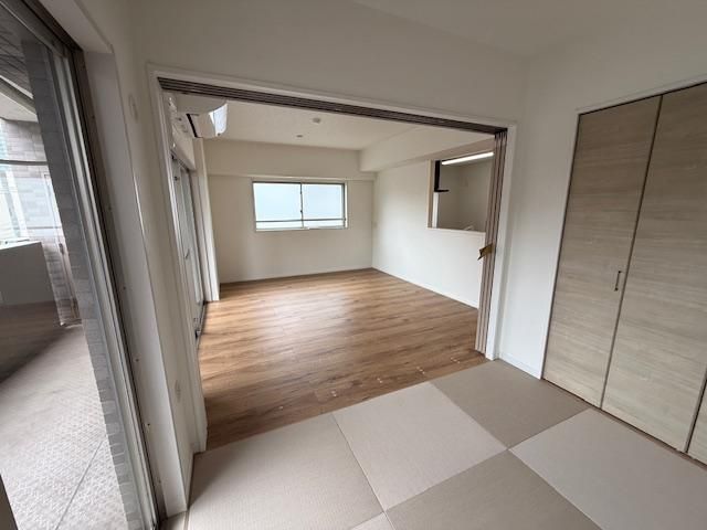Renovated 2LDK Apartment Near Musashi-Urawa Station, Saitama - Thumbnail 4