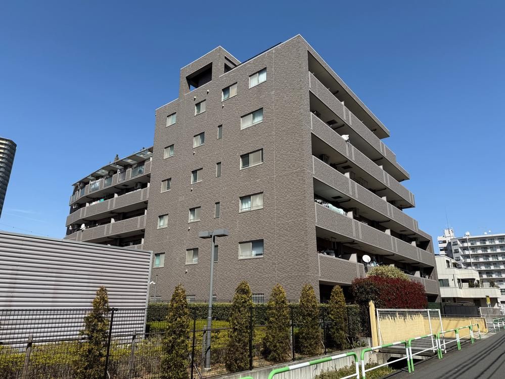 Renovated 2LDK Apartment Near Musashi-Urawa Station, Saitama - Thumbnail 2