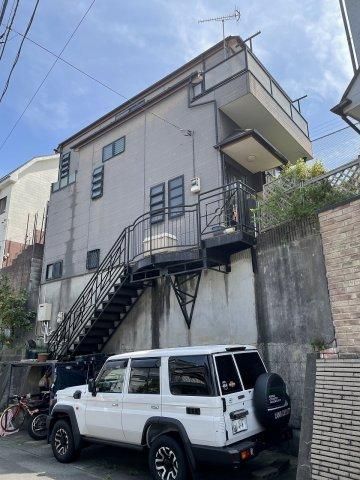 4LDK Detached House for Sale in Naka Ward, Yokohama - Image 1