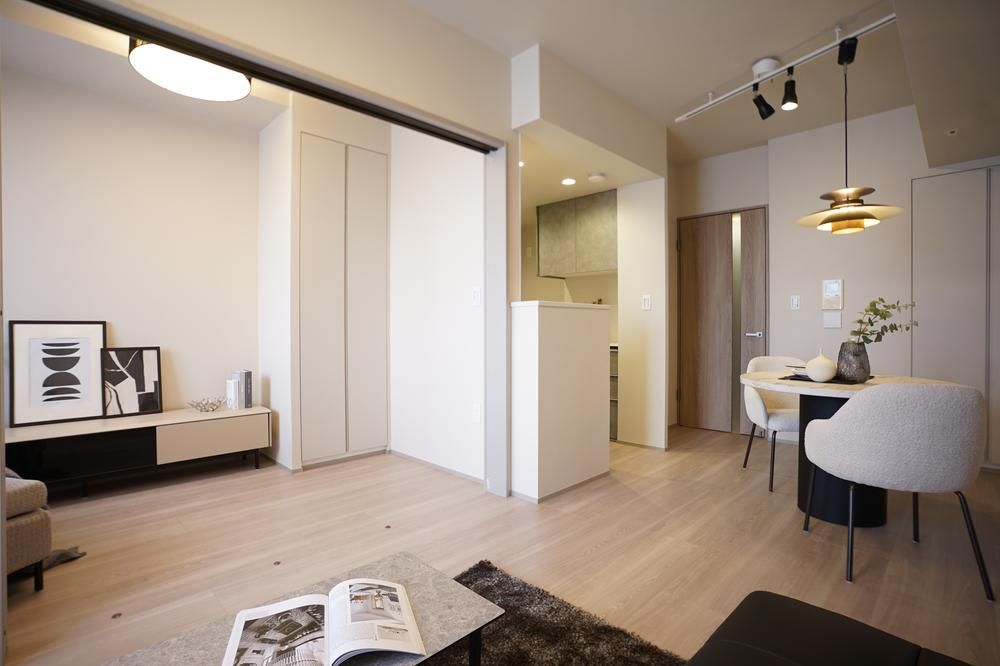 Renovated 2LDK Apartment in Luminary Tower Ikebukuro, Tokyo - Thumbnail 4