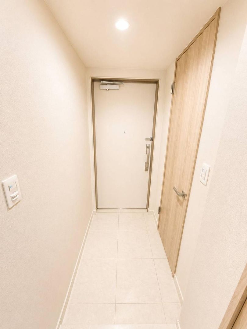 Renovated 2LDK Apartment in Luminary Tower Ikebukuro, Tokyo - Thumbnail 2