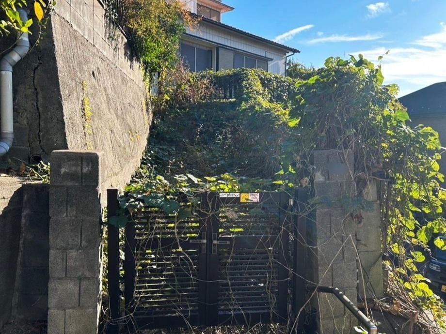 245 sqm Residential Land for Sale in Yokohama's Minami Ward - Thumbnail 3