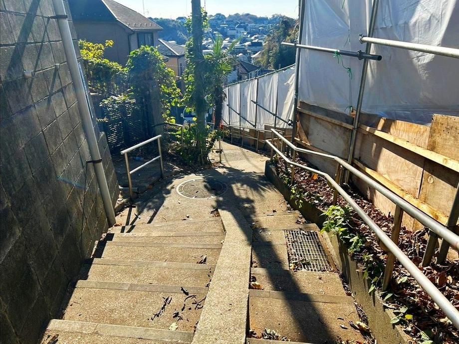 245 sqm Residential Land for Sale in Yokohama's Minami Ward - Thumbnail 4