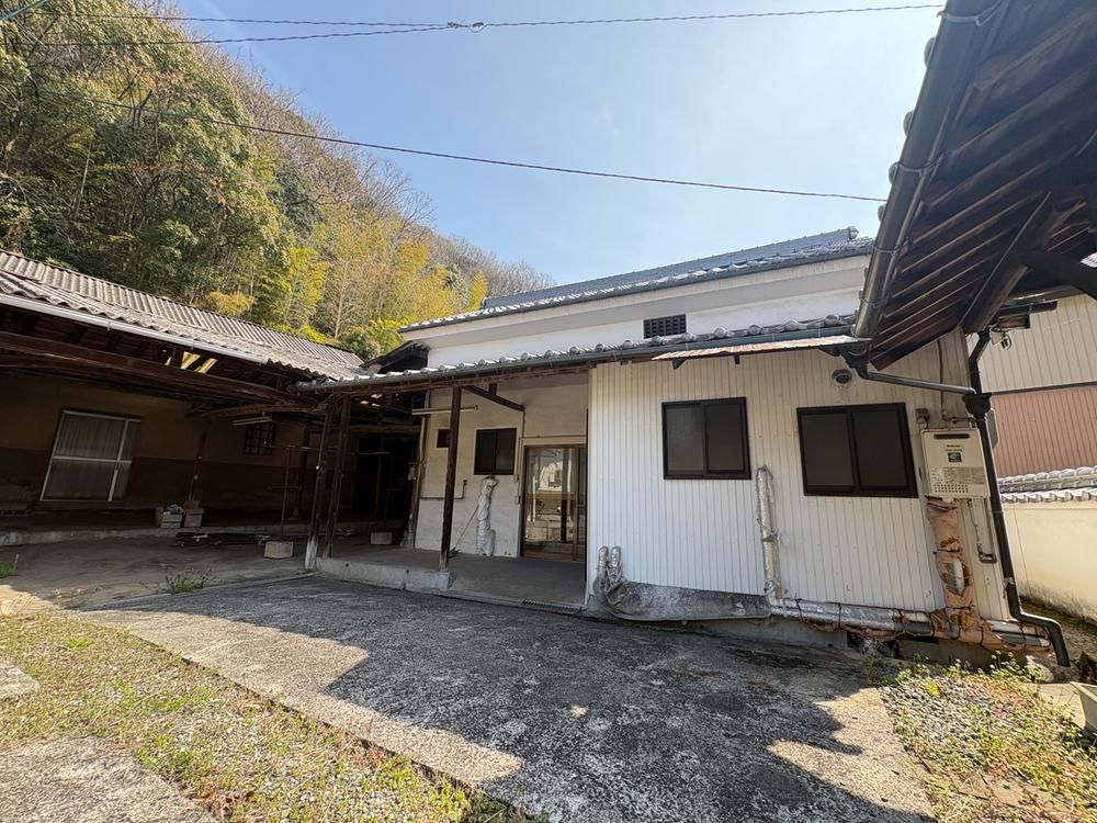 7LDK House for Sale in Ibara City, Okayama - Thumbnail 3