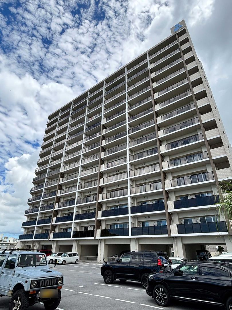 4LDK Apartment for Sale in Chatan, Okinawa - 81.8m2 with Ocean View - Thumbnail 2