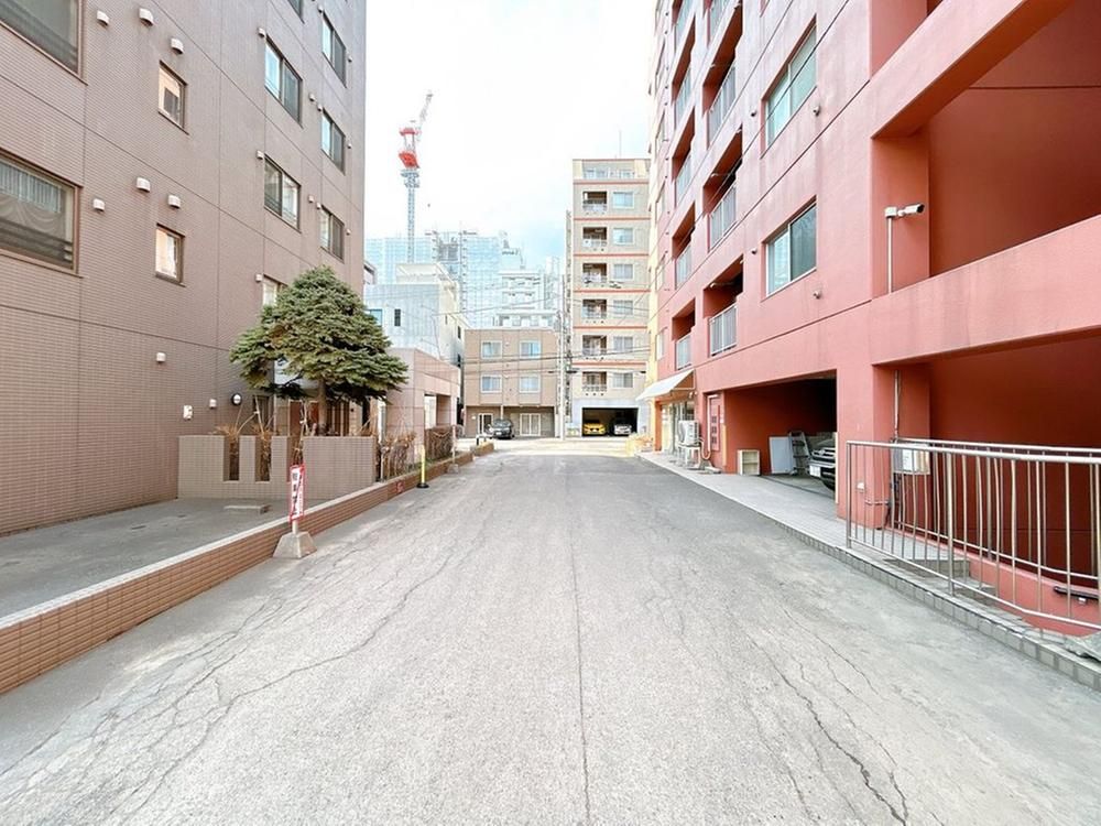 Renovated Studio Apartment Near Maruyama Koen Station, Sapporo - Thumbnail 4