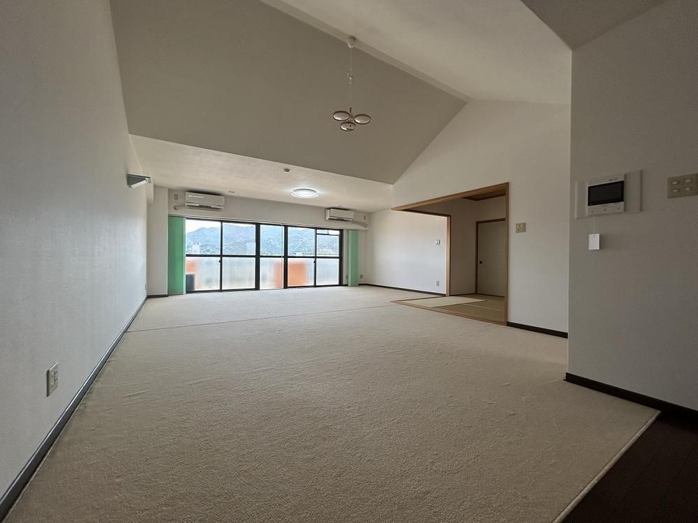 2LDK Apartment for Sale in Miyazaki City, 177m2 - Thumbnail 3