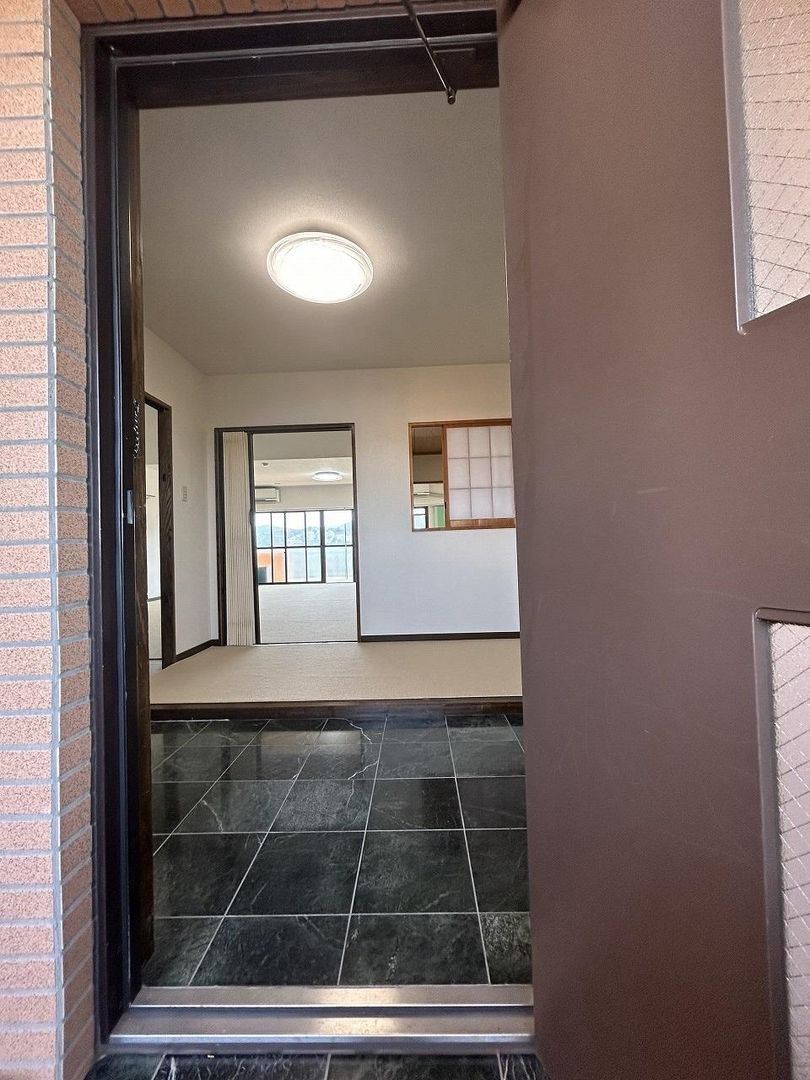 2LDK Apartment for Sale in Miyazaki City, 177m2 - Thumbnail 2