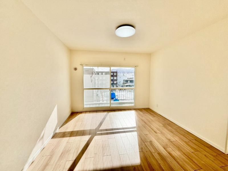3LDK Apartment for Sale in Toyohira, Sapporo - 68.87m2 - Thumbnail 4