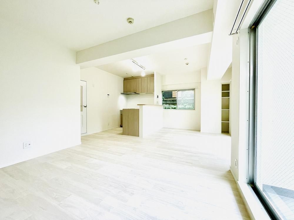 2LDK Apartment for Sale in Asahi-ku, Yokohama - 57.42m² - Thumbnail 3