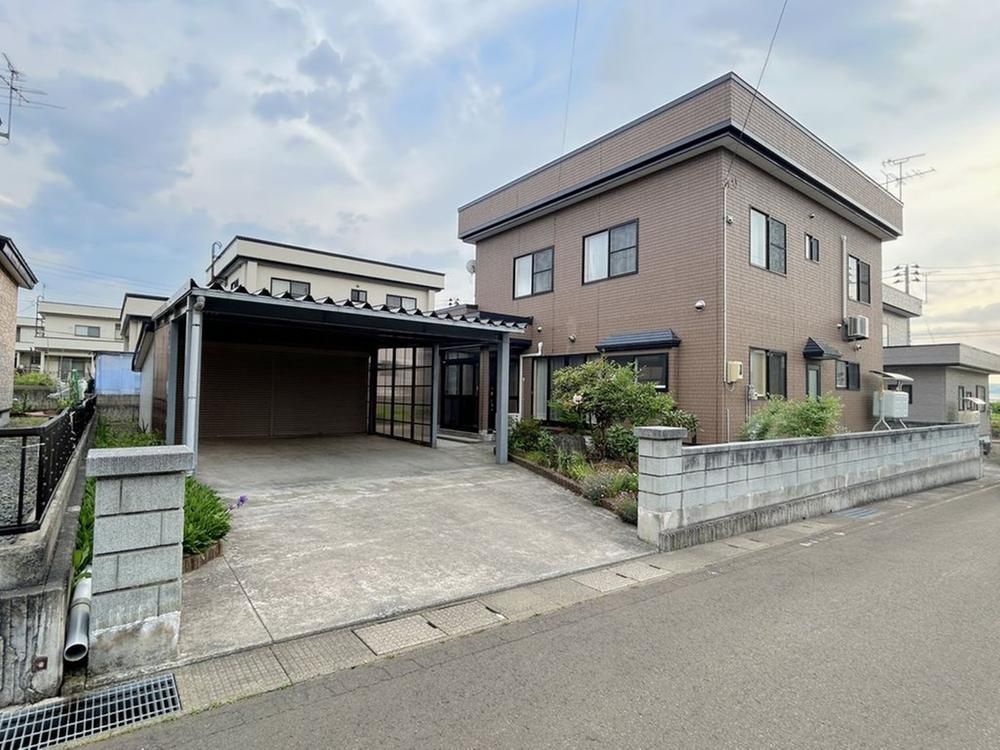 7LDK House for Sale in Hirosaki, Aomori - 185m2 - Thumbnail 2