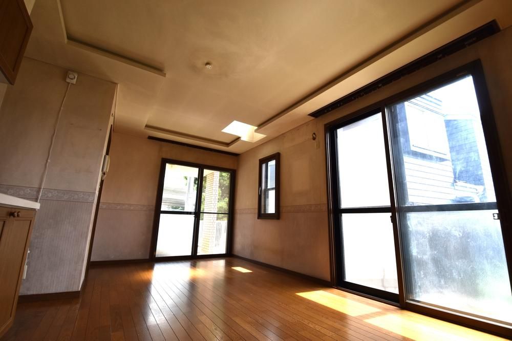 3LDK Detached House with Loft Near Totsuka Station, Yokohama - Thumbnail 4