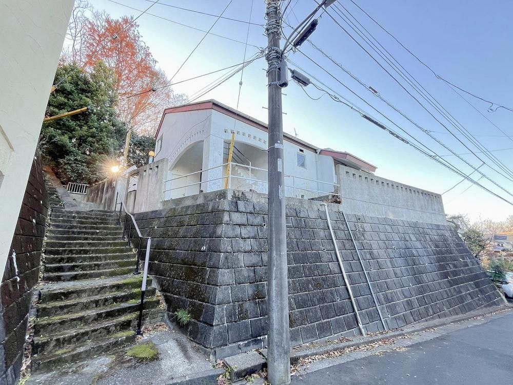 Land for Sale in Mejirodai, Hachioji - 104 Tsubo, No Building Conditions - Thumbnail 2