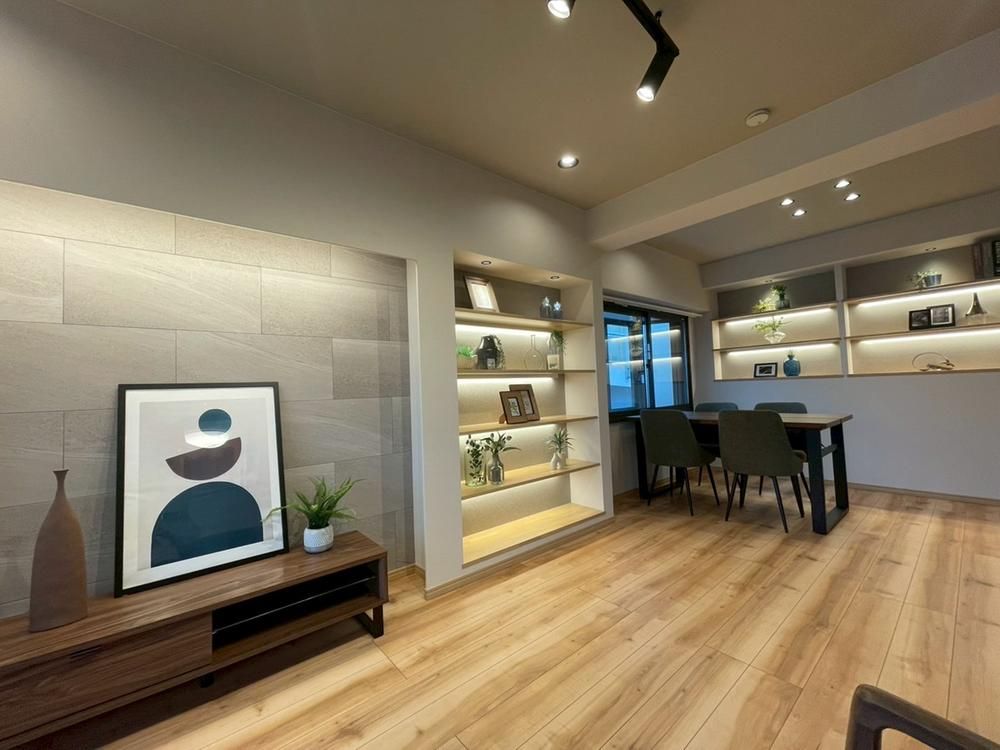 Renovated 2LDK Apartment for Sale in Minami-Ota, Yokohama - Thumbnail 3
